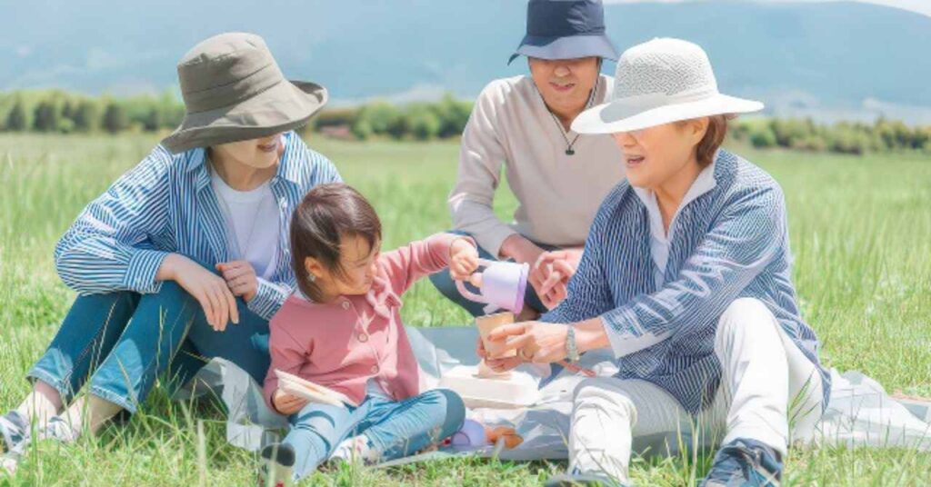 三世代の家族の笑顔