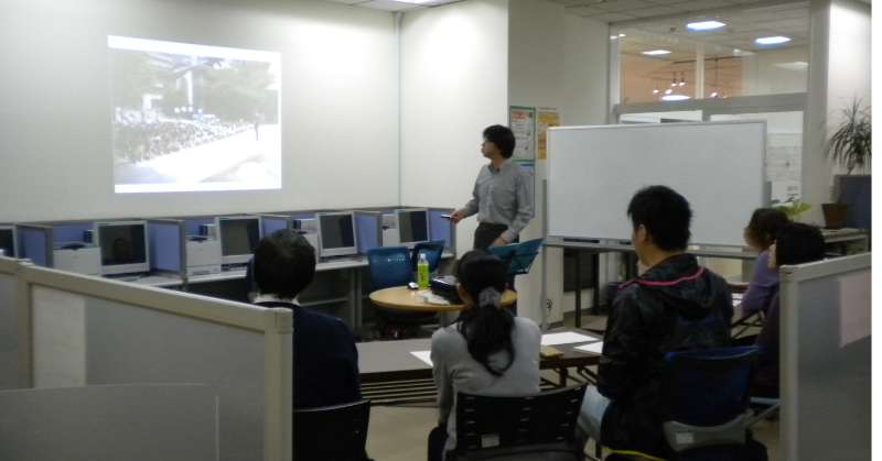 若者仕事プラザで講義する石川